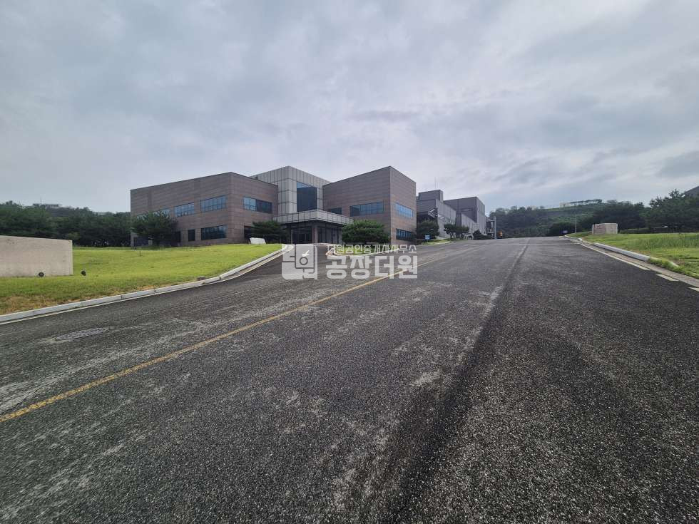 충북 충주시 대소원면 본리 충주 대형공장 매매 | 대소원면 대형 화학공장 매매 매매 매물번호 10076 사진 1